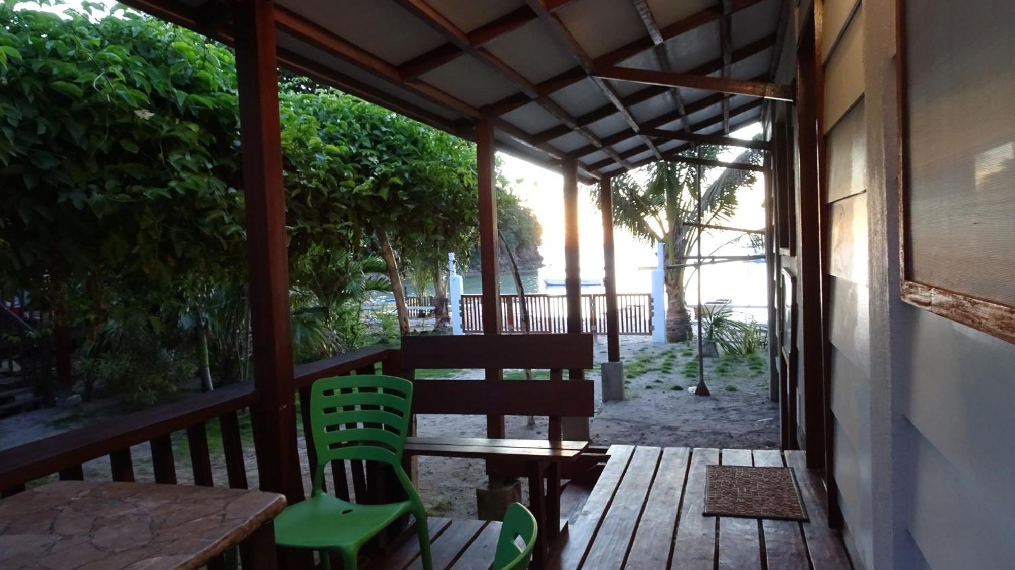Threshershack Inn Logon Bilik gambar