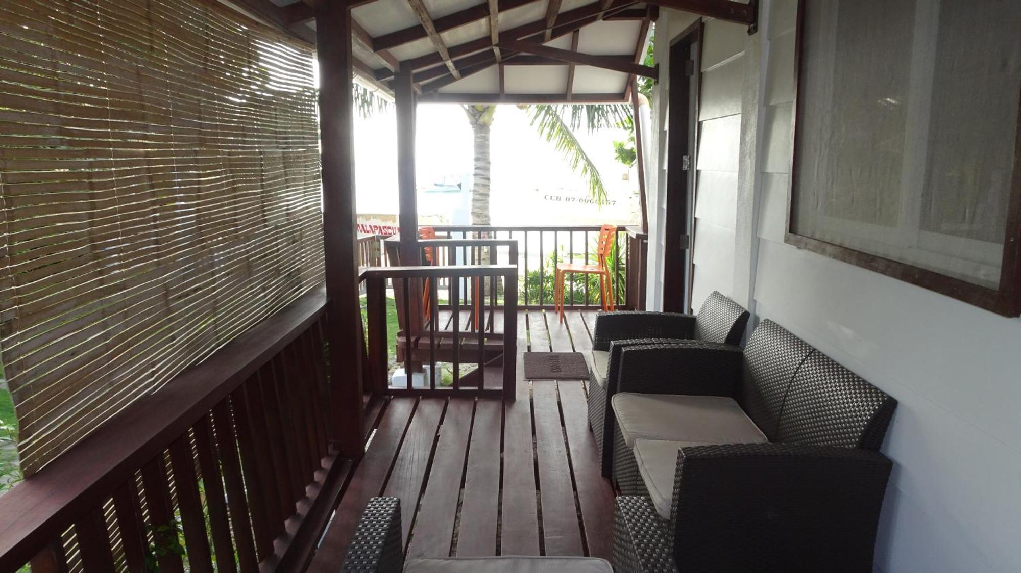 Threshershack Inn Logon Bilik gambar