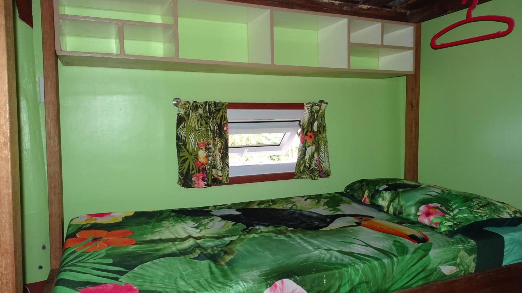 Threshershack Inn Logon Bilik gambar