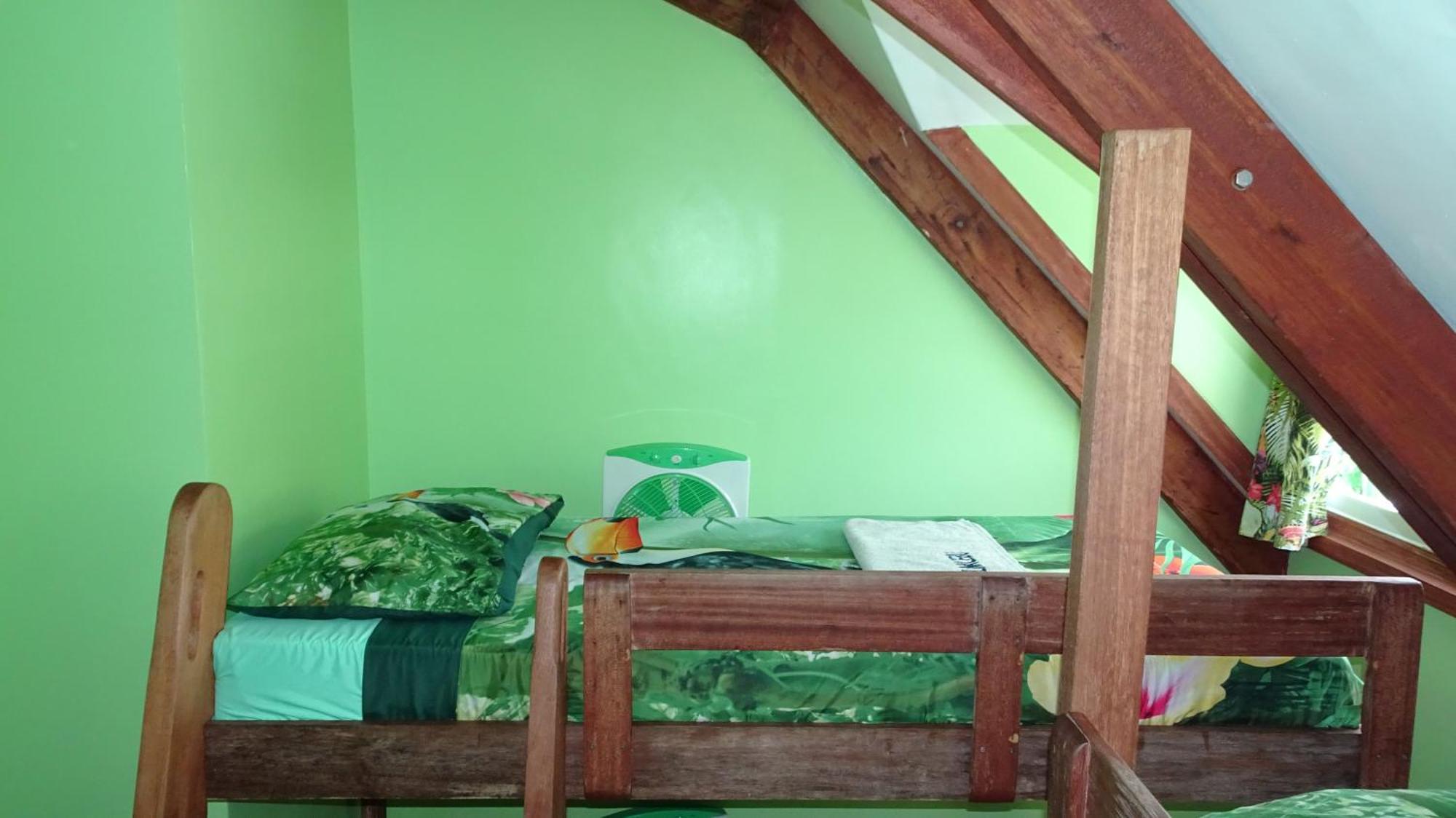 Threshershack Inn Logon Bilik gambar